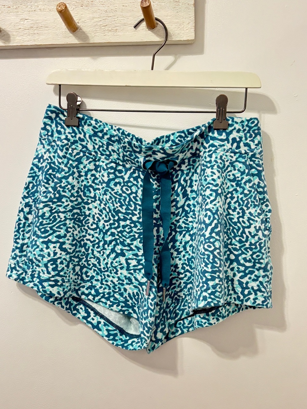 Athleta Teal Camo Printed Women's Shorts